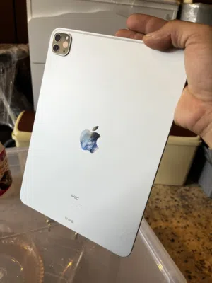 Apple iPad Pro 11 128 GB in Amman