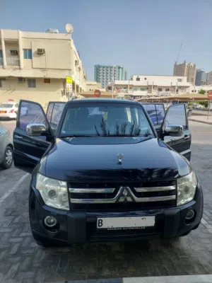 MITSUBISHI Pajero 2008  GCC  ما يحتاج شي  Full Option  4x4  7 Seater  Sunroof  URGENT SALE