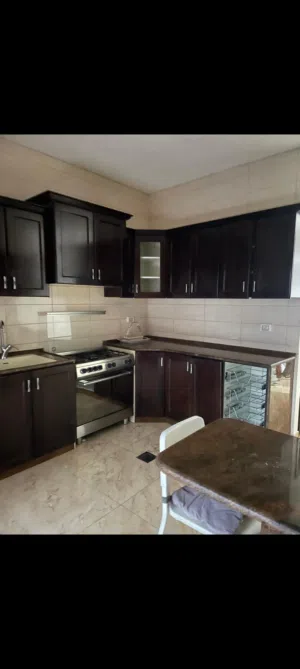 شقه للبيع طابق 2 في الارسال مساحه 170متر جاهز للسكن