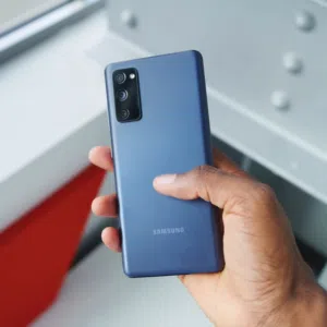 جالاكسي 5G S20 مستعمل بحالة ممتازة 128 جيجا 12 رام بدون كرتونة هدية كفر ولزقة وشاحن الاصلي متوفر توص