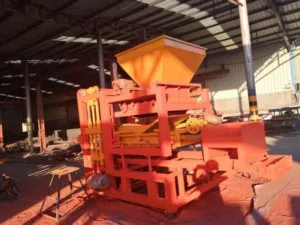 ماكينة طوب توماتيك بحالة الوكاله للبيع مع او (بدون صواني الإنتاج و الخلاطه)