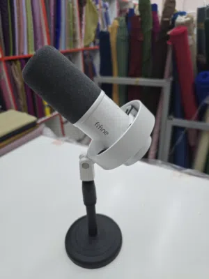 Fifine K688 Dynamic XLR/USB microphone.