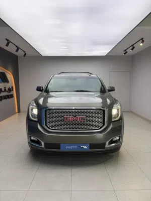 GMC يوكن دينالي 2017 بحالة الوكالة وقمة في النظافة