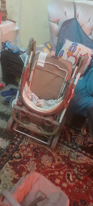 عربة اطفال للبيع