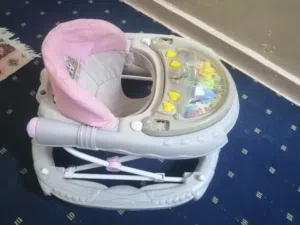 عرباية كراجة اطفال وكرسي للسياره كارسيت بحال الوكاله