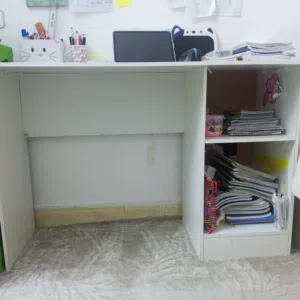 مكتب دراسي استعمال بسيط