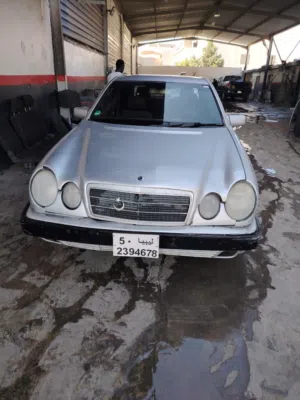 مرسيدس بينز