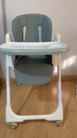 كرسي طعام اطفال للبيع شبه جديد