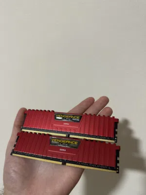 رامات كورسير  8GB DDR4 (2×4GB)