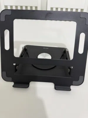 ستاند للايباد  حجم كبير قوي المنتج حديد  لونه اسود