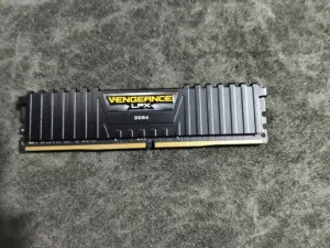 رام 16gb ddr4  + ssd 240gb هيلث 93%