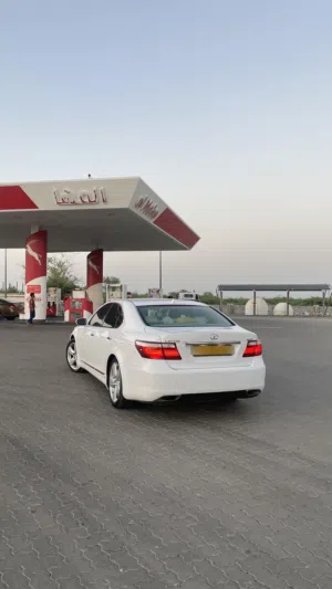 Used Lexus LS in Al Batinah
