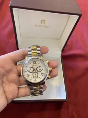 ساعة aigner ملبوسة فقط ساعتين مع كرتونتها