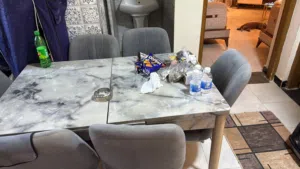 ميز طعام 6 كراسي يتكبر ويتصغر
