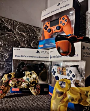 ايادي ps4 كوبي ماستر بجودة اخت الاصلي باقل سعر اقرأ الوصف!!