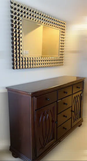 طاولة مدخل مع مرايا