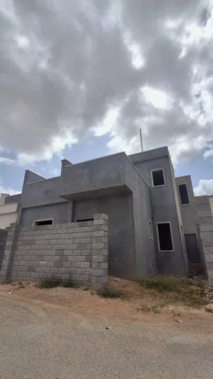 دورين مفصولات تشطيب 80% مقسم ع رئيسي  قريب من الكحيلي و الدبلوماسي