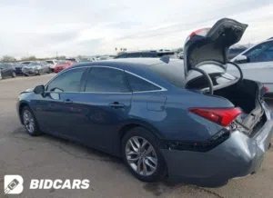 2019 TOYOTA AVALON XLE