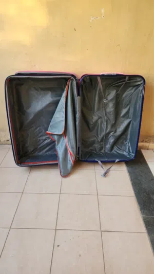 حقائب سفر للبيع نظيفة جدا