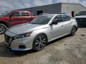 نيسان التيما nissan altima 2020 حادث خلف بسيط بدون خروج ايرباجات