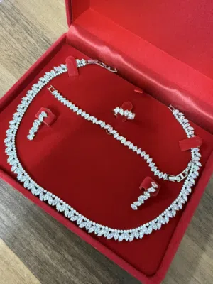 طقم زركون فضي