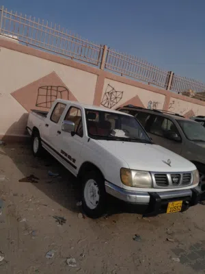 ونيت نيسان 2001 بحالة جيدة