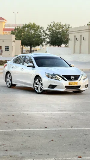 نيسان التيما 2017 V6