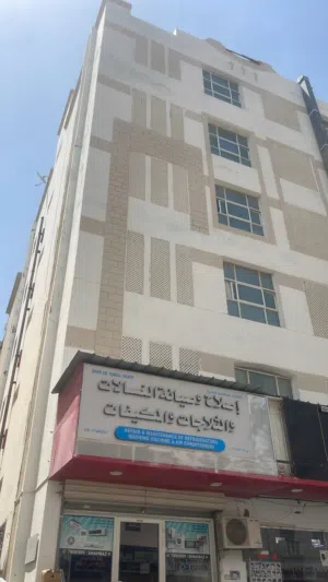 محلات للإيجار بالخوض السادسه بأسعار مناسبه
