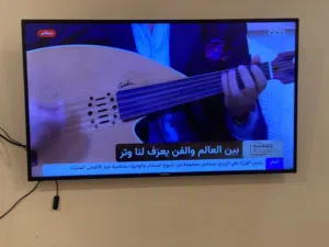 شاشه بلازما نوع جوسونيك  حجم 55بوصه HDR شاشه استعمال قليل فقط الريمونت مكسور