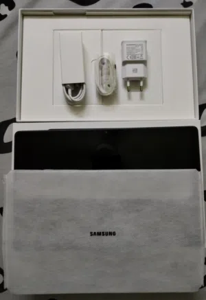 Samsung Tab A 7 للبيع استعمال خفيف جداً