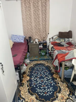 مشاركه سكن داخل غرفه ماستر بالسالمية قطعه 2 خلف الجامعه الامريكيه