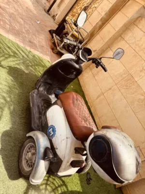 سكوتر ثلاث عجلات