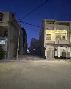 قطعة أرض سكنية مميزة للبيع - موقع هادئ وخدمات كاملة قريبة على مرقد الامام الحسين مجاور فندق البارون