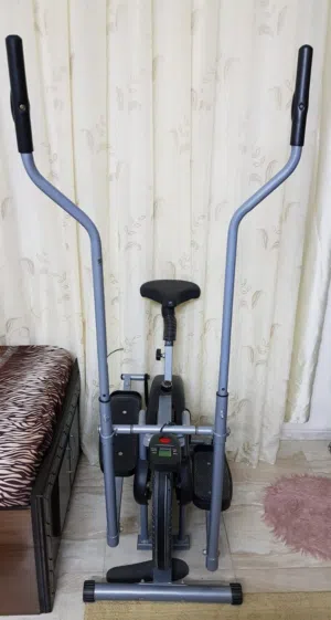 جهاز رياضي متكامل (Elliptical) بحالة ممتازة - استعمال منزلي خفيف