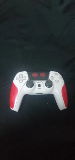 يد بلايستيشن 4 كوبي مستعمله وشغاله للبيع
