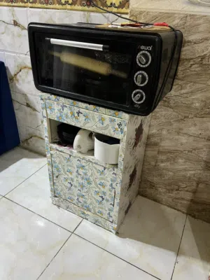 ميز واوفن للبيع الاوفن شغال شوف الوصف