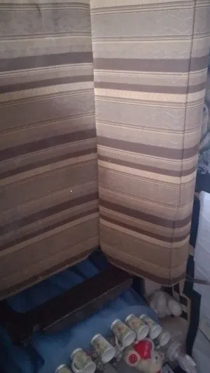 كنباي تخت ..كل شي بصوره للبيع البيع مستعجل التواصل واتساب ..........................................