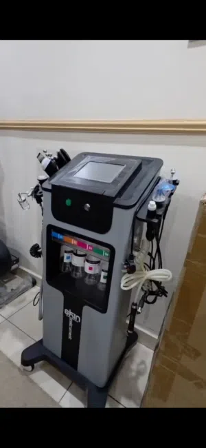 جهاز هيدرا فيشل للتنظيف البشره وشد يصلح للعيادات التجميل والصالوات السيدات