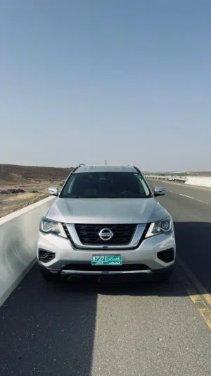 Used Nissan Pathfinder in Al Batinah