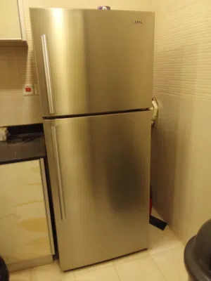ثلاجة  Kelon Refrigerator(طراز KRD-49WRS): سعة كبيرة 490 لتراً: بحالة شبه جديدة Semi Brand New