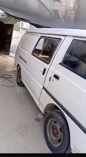 باص للشغل بسعر نار للي بدو يسترزق مكسور عليه سنتين