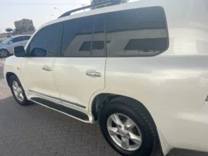 Used Toyota Land Cruiser in Al Dakhiliya