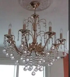 نجفة جذيدة مذهبة 8 ذراع