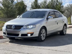 باسات ماتور 2000 السيارة فل و فحص نضيف  اتوماتك