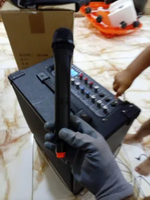 جهاز صوت ميكرفون صغير وكبير الاسلكي ابلاتوث للبيع