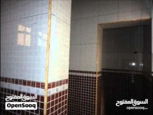 خلفه تطبيك سيراميك حمامات ومطابخ وتغليف الدرجات