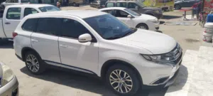 Mitsubishi outlander 2016
