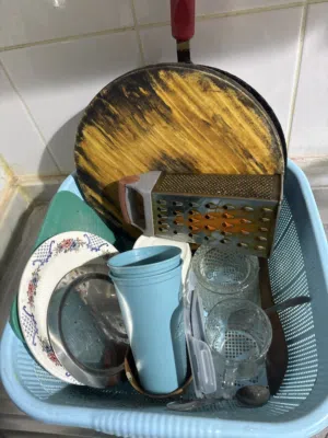 Title: Complete Kitchen Set – Cookware, Plates, Utensils & Storage – Great Condition