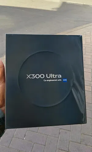 Vivo X300 Ultra Global 512/16 GB Ready in Oman (white)