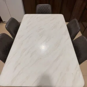 طاوله رخام استخدام نظيف مع 5 كراسي